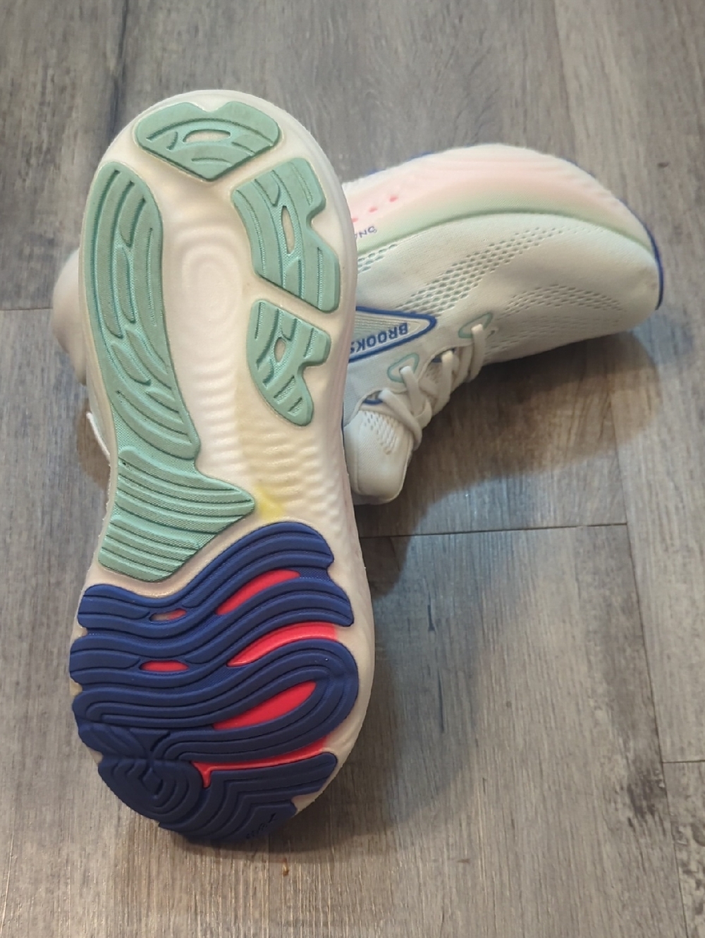 Brooks Glycerin GTS 22 Womens Sneakers - Picture 7 of 11